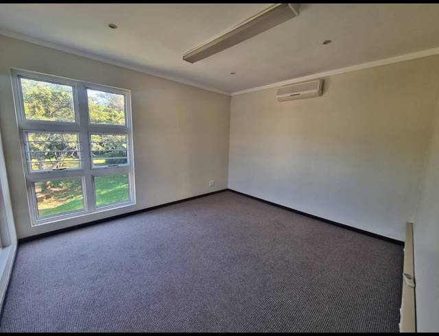 5 BEDROOM HOUSE FOR SALE IN RASLOUW